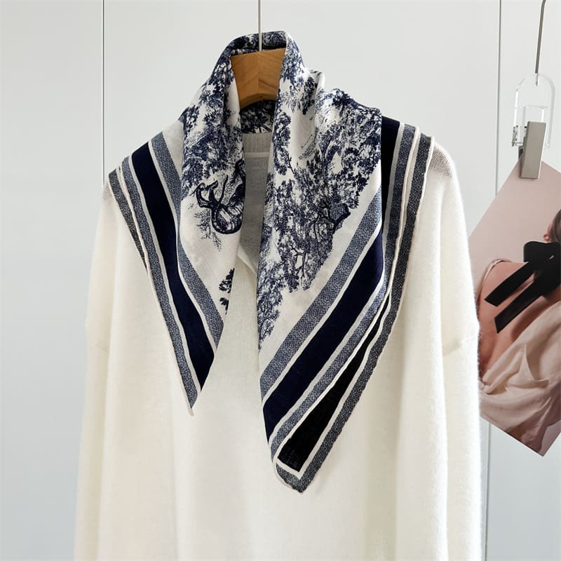 MaraSilk Pure Mulberry Silk-Wool Scarf - Square MS911