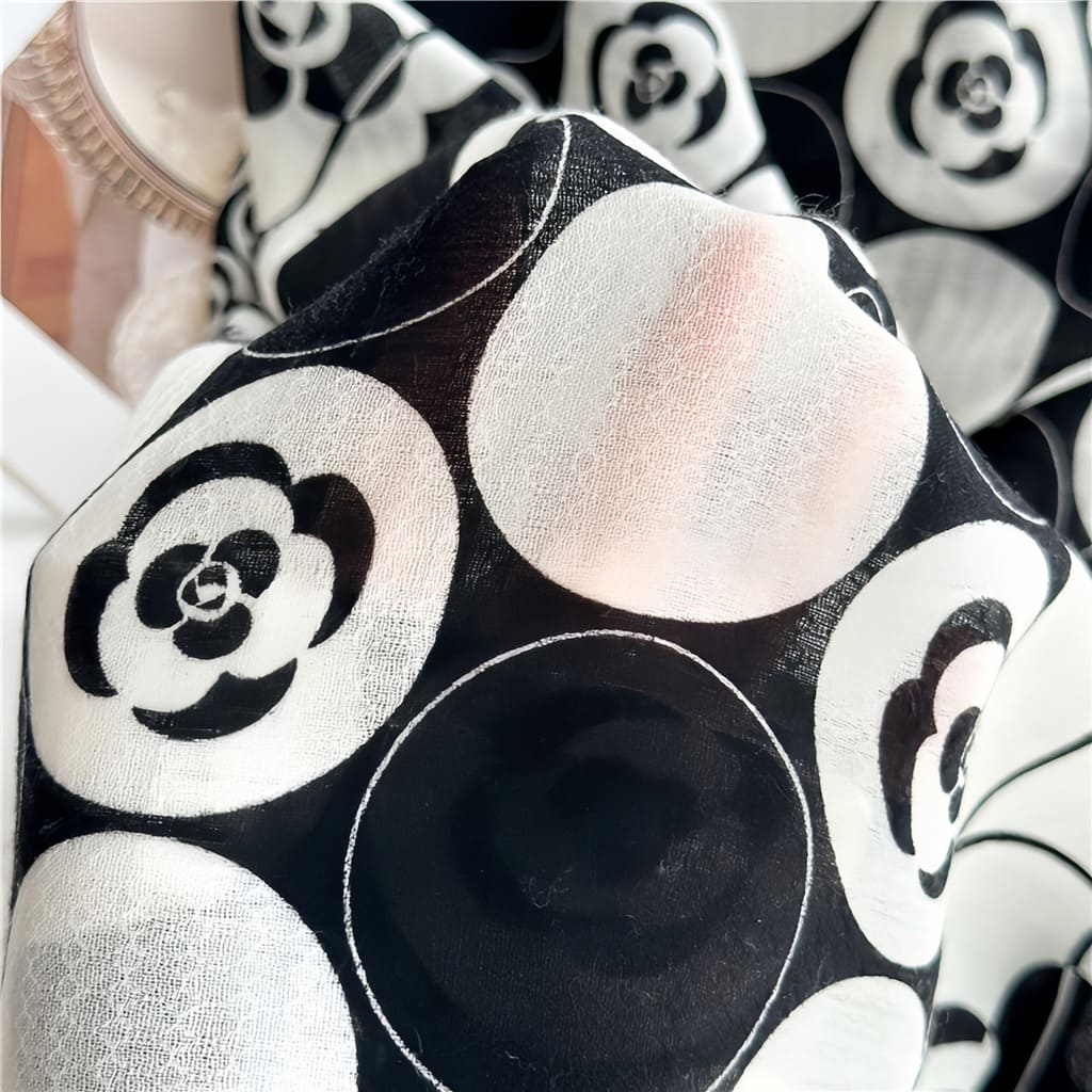 MaraSilk Pure Wool Scarf - Square MS816
